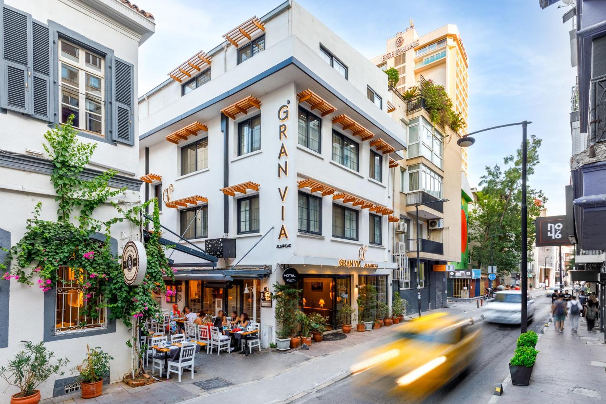 Hotel Gran Via Alsancak Smirne Esterno foto